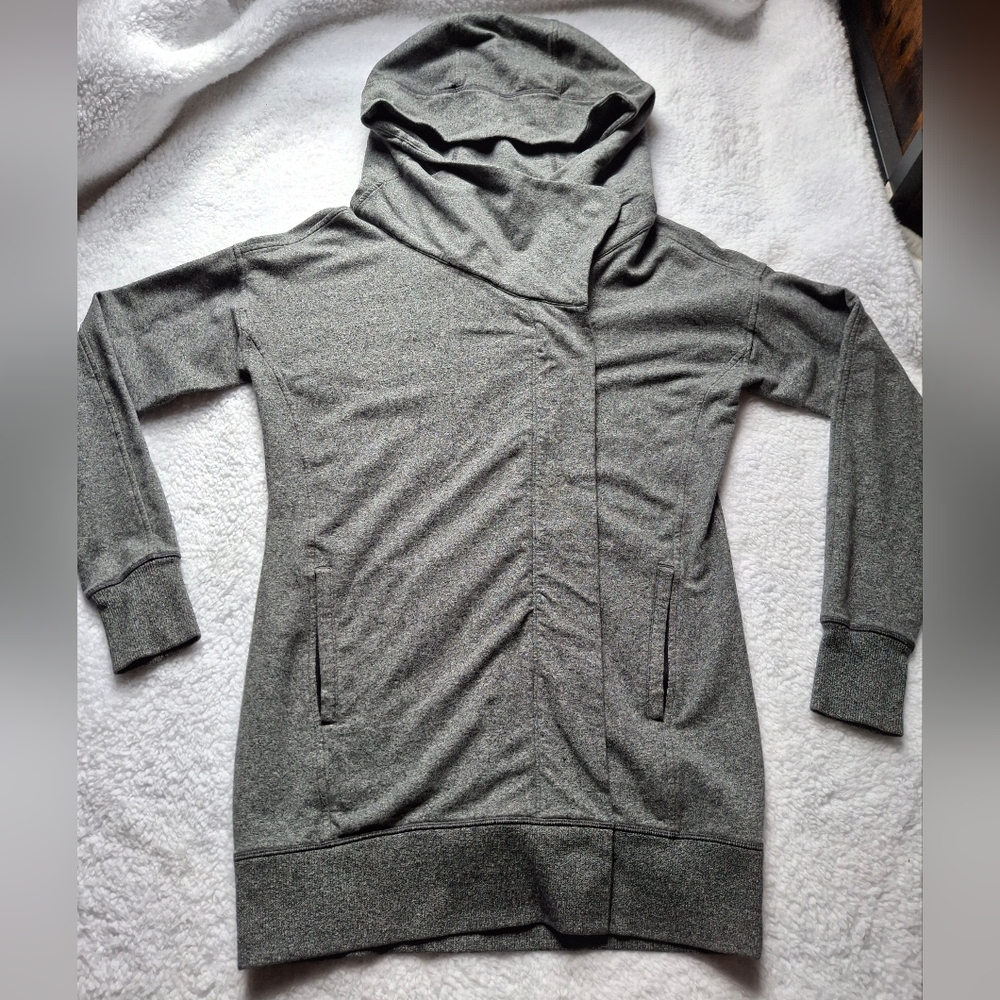 lululemon athletica Women's Gray Hooded Jacket- Size 4